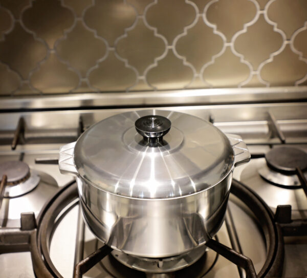 McWare Cajun Classic Dutch Oven - Thumbnail 4